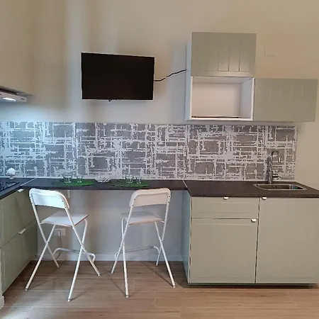 Simply House In Twin Apartament